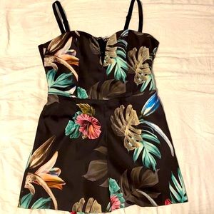 Guess floral romper 🌺🌸